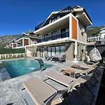 Luxury In Oeluedeniz Vilă Fethiye
