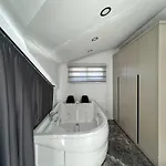 Luxury In Oeluedeniz