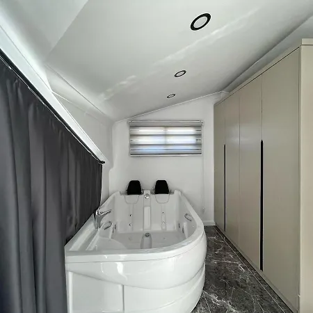 Luxury In Oeluedeniz